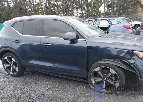 2019 Volvo Xc40 T5 Inscription из США, поврежденный, VIN YV4162UL8K2111354